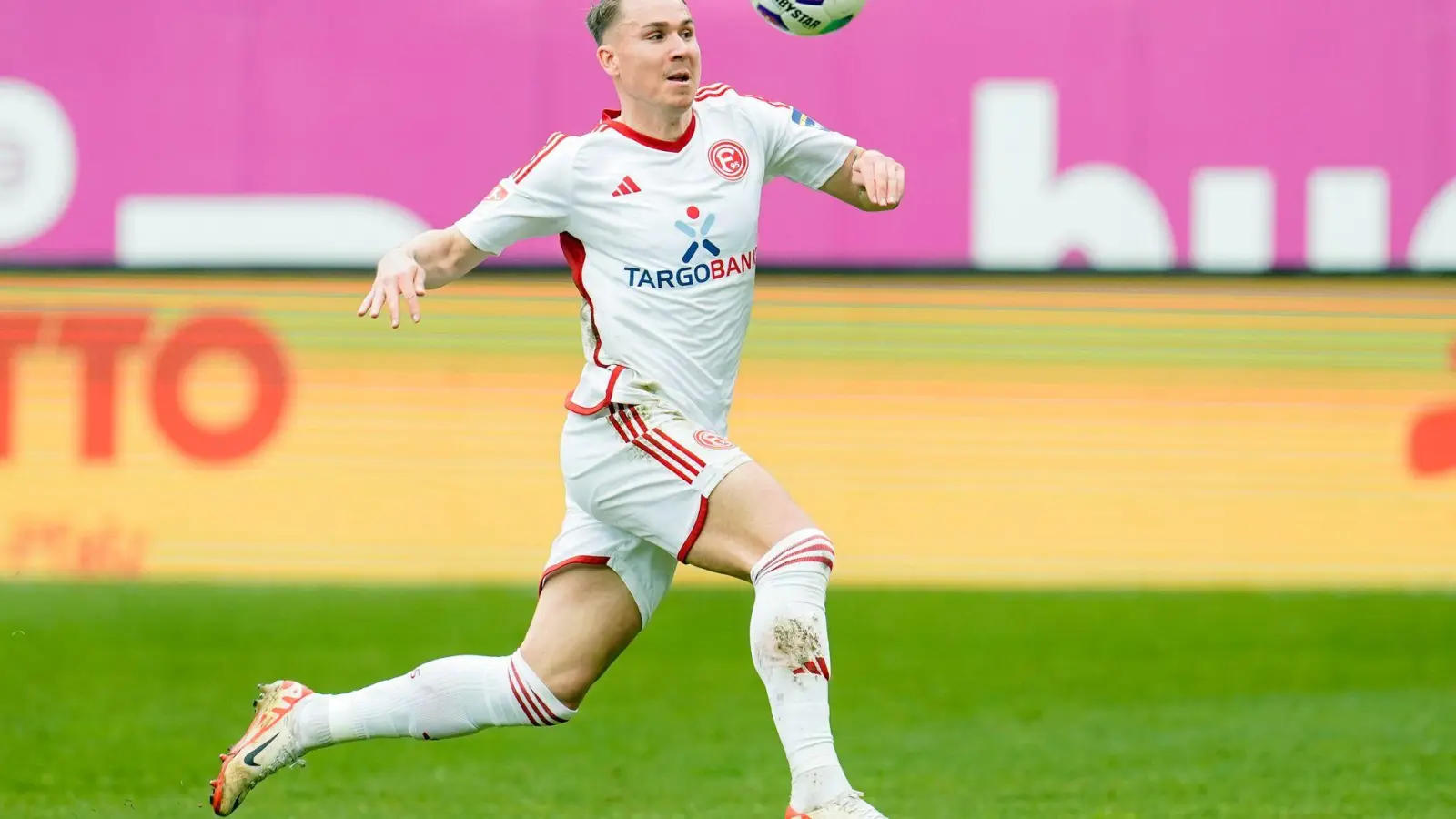 Auf Rückkehrer Felix Klaus lasten große Hoffnungen in Fürth. (Foto: Uwe Anspach/dpa)