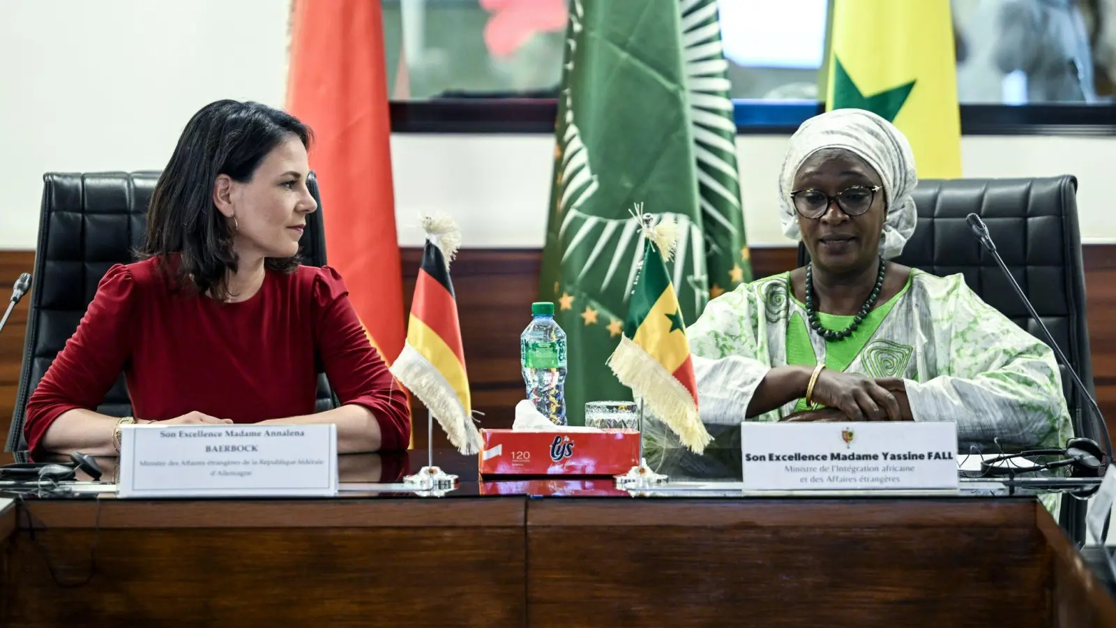 Außenministerin Annalena Baerbock versucht in Westafrika, die Ausbreitung der Gewalt nach den Militärputschen im Sahel einzudämmen. Dem Senegal kommt eine Mittlerrolle zu. (Foto: Britta Pedersen/dpa)