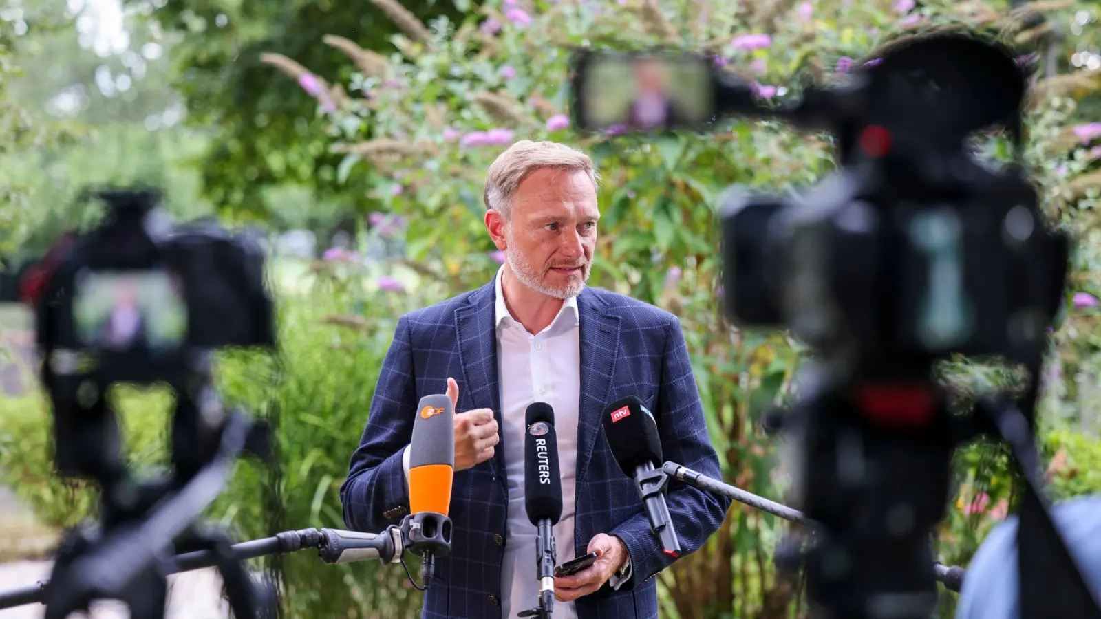 Finanzminister Lindner sieht Licht und Schatten bei Haushaltskompromiss.  (Foto: Christoph Reichwein/dpa)