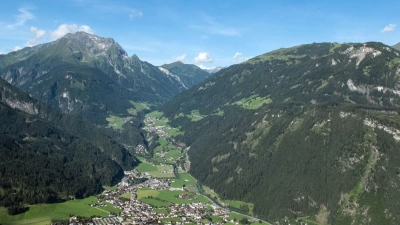 Die Bergrettung von Mayrhofen im Zillertal rückte aus, um die Jugendlichen in Sicherheit zu bringen. (Foto: Archiv) (Foto: Frank Kleefeldt/dpa)