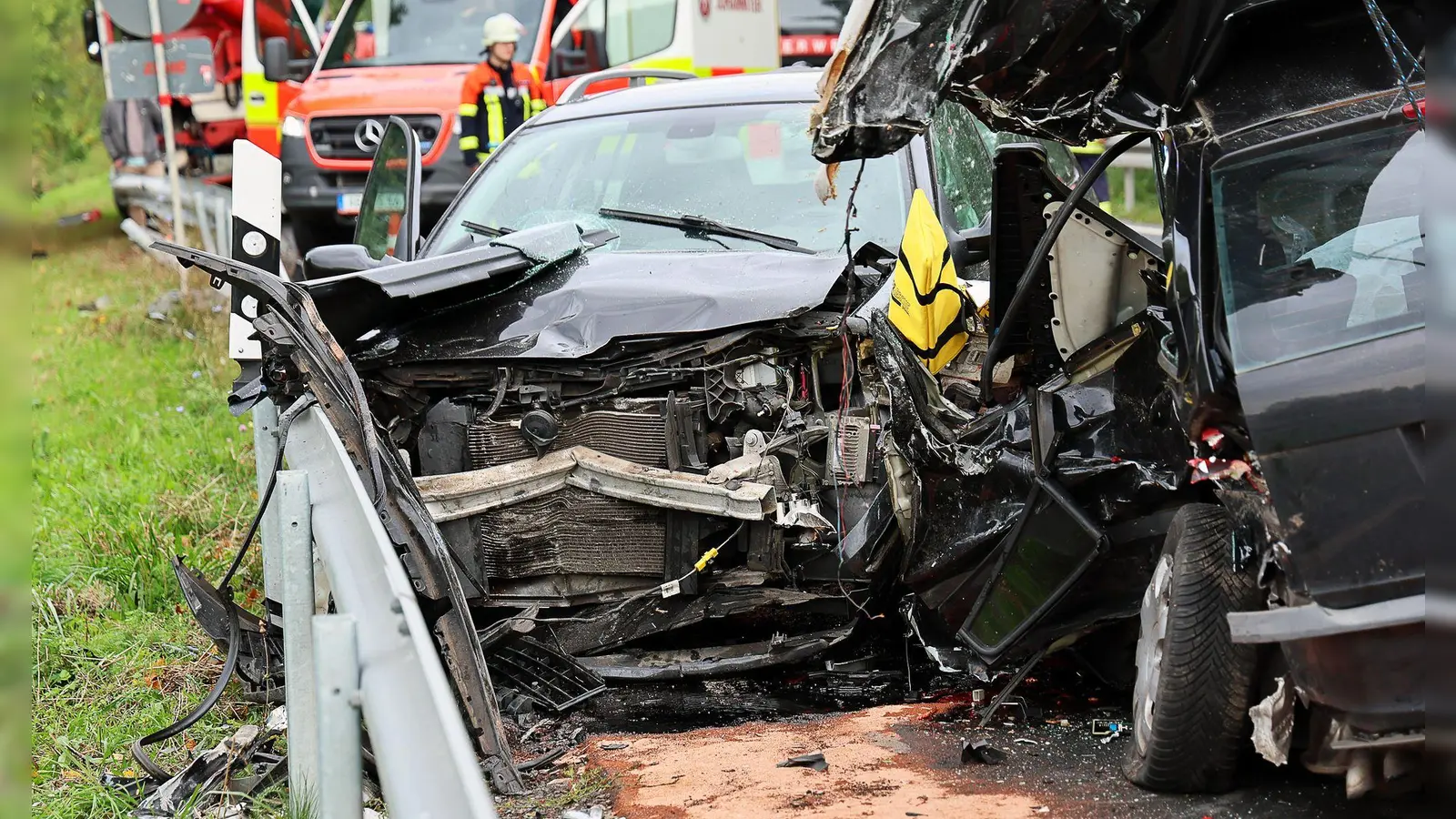 Der Unfall auf der Staatsstraße 2307 endete für einen 68-Jährigen tödlich. (Foto: Ralf Hettler/dpa)