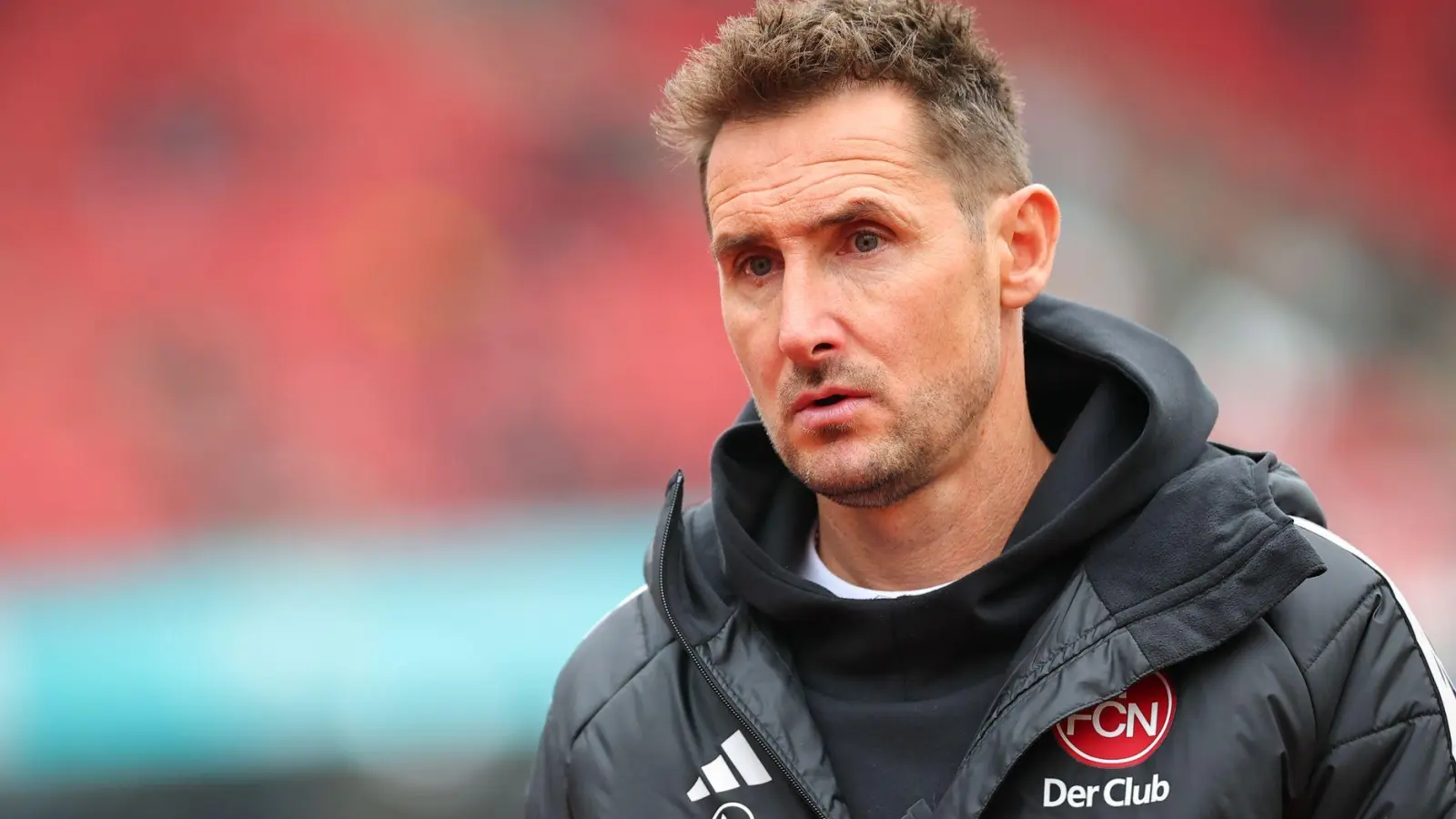 Miroslav Klose ist mit der Entwicklung seiner Mannschaft zufrieden. (Foto: Daniel Karmann/dpa)