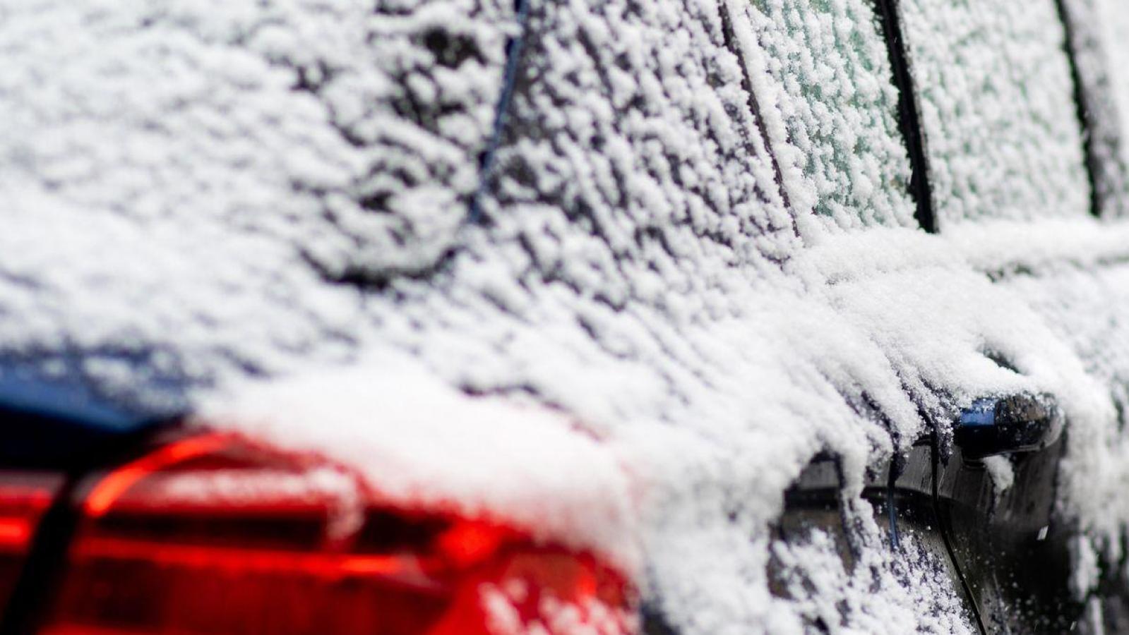 Sanfter Druck und Pflege: Hilfe bei zugefrorener AutotürNews 