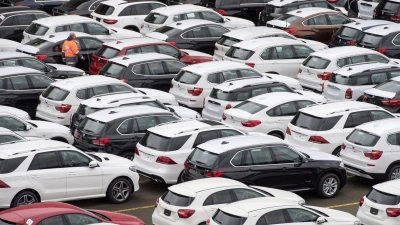 Die Autobranche steckt in der Krise und fällt als Wachstumstreiber für die deutsche Wirtschaft aus. (Foto: Ingo Wagner/dpa)