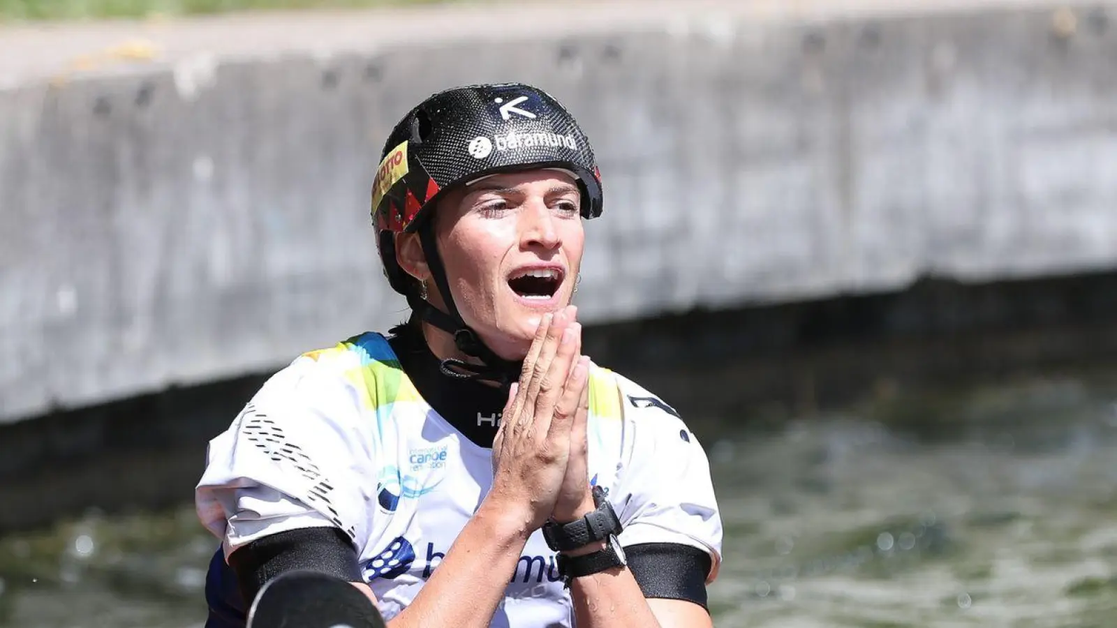 Kanu/Slalom: Weltmeisterschaft, Kajak-Einer, Finale, Damen. Ricarda Funk aus Deutschland freut sich nach ihrem Sieg. (Foto: Christian Kolbert/Kolbert-Press/dpa/Archivbild)