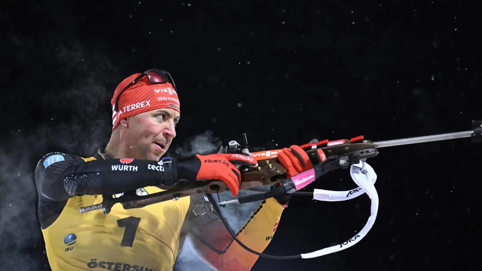 Biathlet Philipp Nawrath beim Schießen. (Foto: Pontus Lundahl/TT News Agency/AP/dpa)