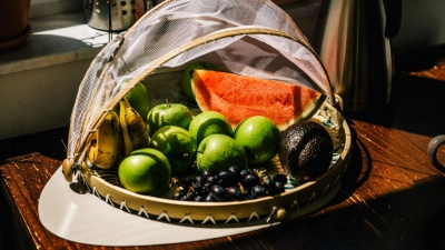 Obst richtig lagern: Viele Früchte produzieren das Reifegas Ethylen, das andere Früchte schneller reifen lässt. (Foto: Zacharie Scheurer/dpa-tmn)