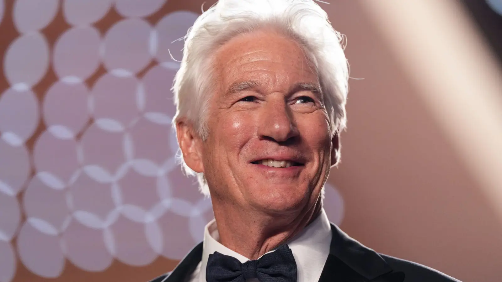 Hollywoodstar Richard Gere sieht im Altwerden einen natürlichen Prozess (Archivbild). (Foto: Scott A Garfitt/Invision/AP/dpa)