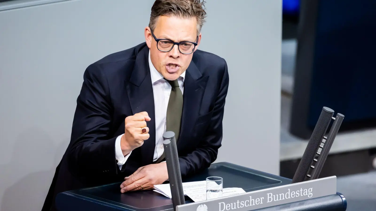 Konstantin von Notz (Grüne) ist der Vorsitzende des Parlamentarischen Kontrollgremiums zu den Nord-Stream-Explosionen. (Foto: Christoph Soeder/dpa/Archiv)