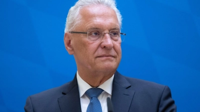 Joachim Herrmann kündigte in seiner Funktion als CSU-Bezirksvorsitzender in Mittelfranken für Oktober ein weiteres Gespräch mit dem Bezirksvorstand der Mittelstands-Union an. (Archivbild) (Foto: Sven Hoppe/dpa)