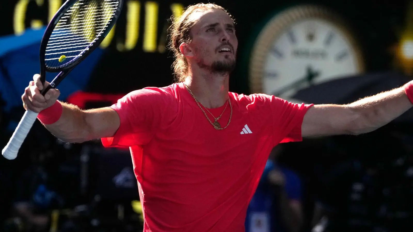 War nach dem Viertelfinalsieg bei den Australian Open erleichtert: Alexander Zverev  (Foto: Manish Swarup/AP/dpa)