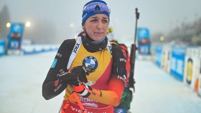 Franziska Preuß erreicht enttäuscht das Ziel. (Foto: Martin Schutt/dpa)