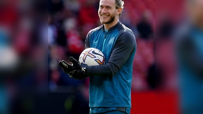 Loris Karius wird mit dem FC Schalke 04 in Zusammenhang gebracht. (Foto: Martin Rickett/PA Wire/dpa)