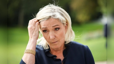 Eine Verurteilung könnte das Antreten von Marine Le Pen bei der Präsidentschaftswahl 2027 torpedieren. (Archivbild) (Foto: Thomas Padilla/AP/dpa)