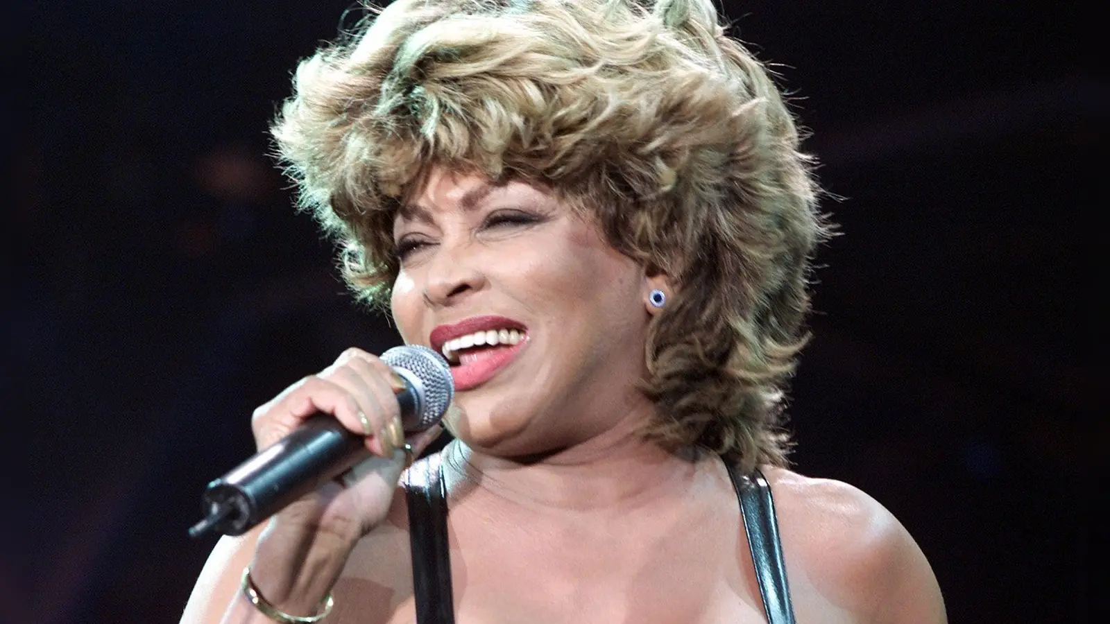 Auch weit nach ihrem Tod begeistert die Musik von Tina Turner die Fans. (Foto aus dem Jahr 2000) (Foto: Stefan Hesse/dpa)