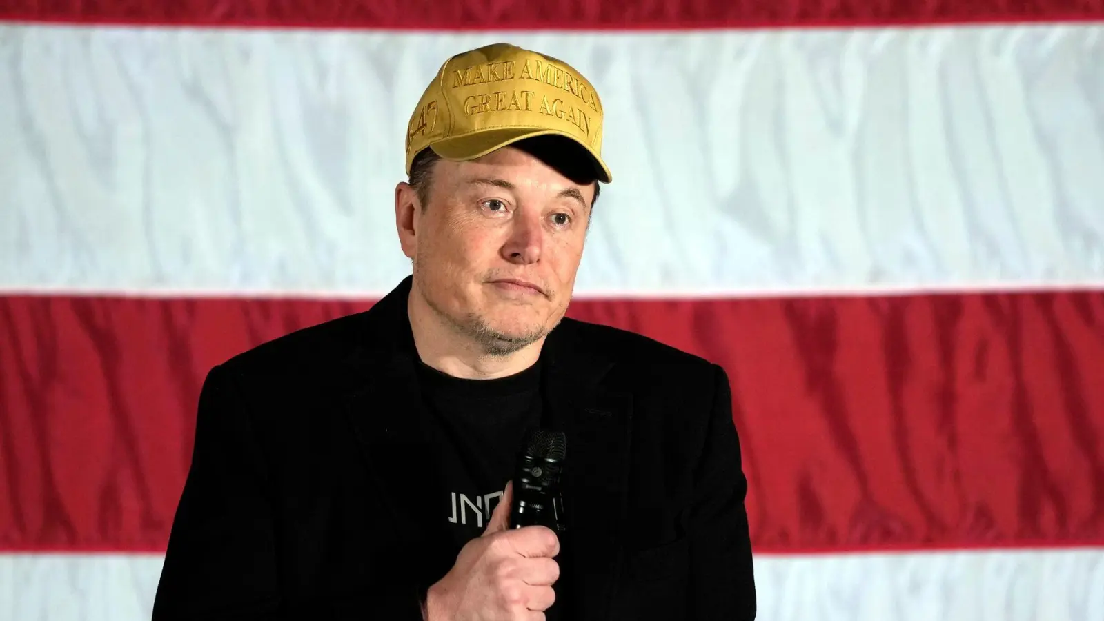 Elon Musk unterstützt den republikanischen Präsidentschaftskandidaten Donald Trump. (Archivbild) (Foto: Matt Rourke/AP/dpa)