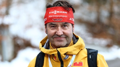 Hat sich deutlich zu Skisprung-Trainer Stefan Horngacher geäußert: Sportdirektor Horst Hüttel. (Foto: Daniel Karmann/dpa)