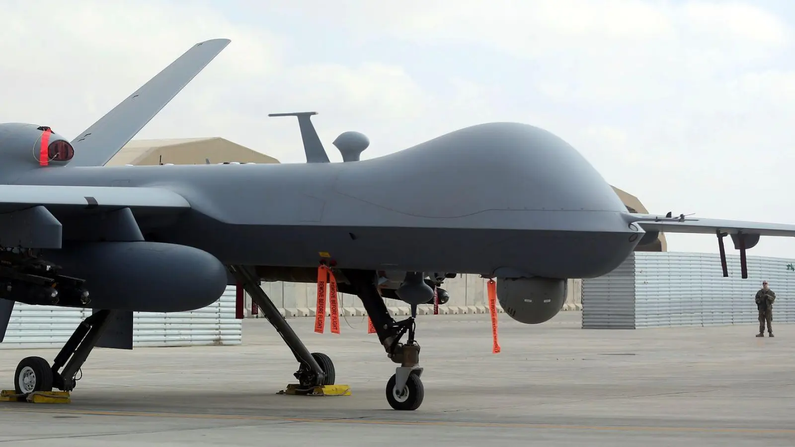 Eine US-amerikanische Drohne vom Typ MQ-9. (Foto: Massoud Hossaini/AP/dpa)