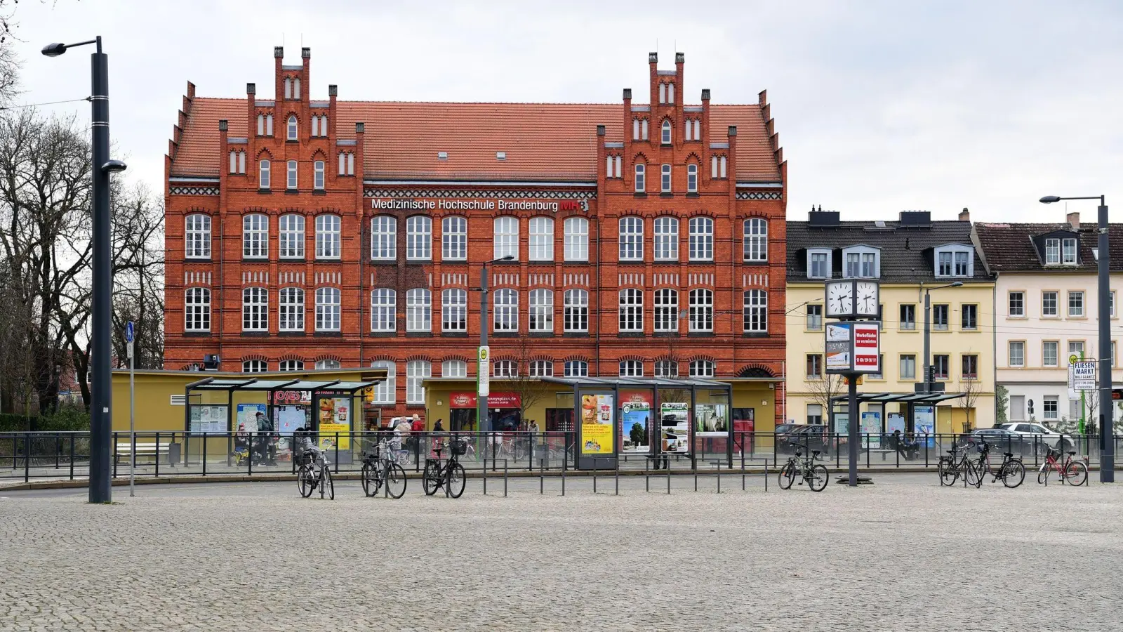 Die Medizinische Hochschule (MHB) in Brandenburg an der Havel will ab 2024 auch Zahnmedizin-Studiengang anbieten. (Foto: Soeren Stache/dpa-Zentralbild/dpa/Archivbild)