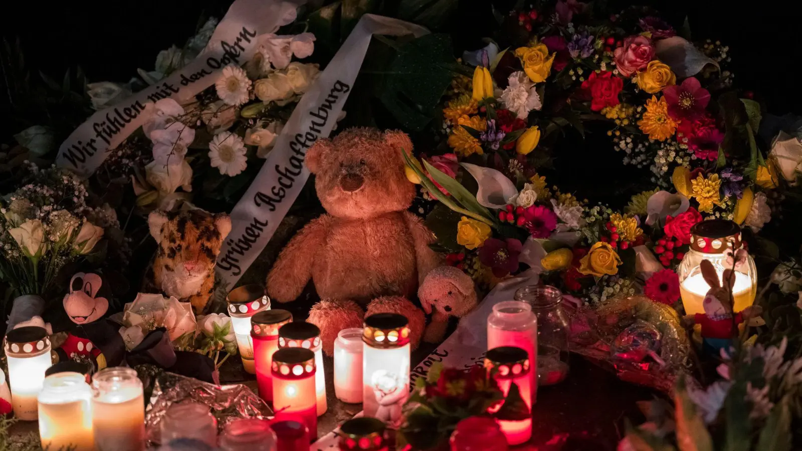 Die Gewalttat sorgte in Aschaffenburg und weit darüber hinaus für Bestürzung.  (Foto: Daniel Vogl/dpa)