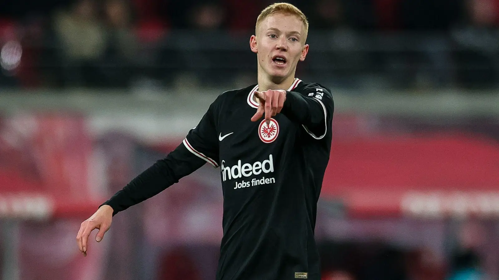 Hugo Larsson hat seinen Vertrag in Frankfurt verlängert. (Foto: Jan Woitas/dpa)