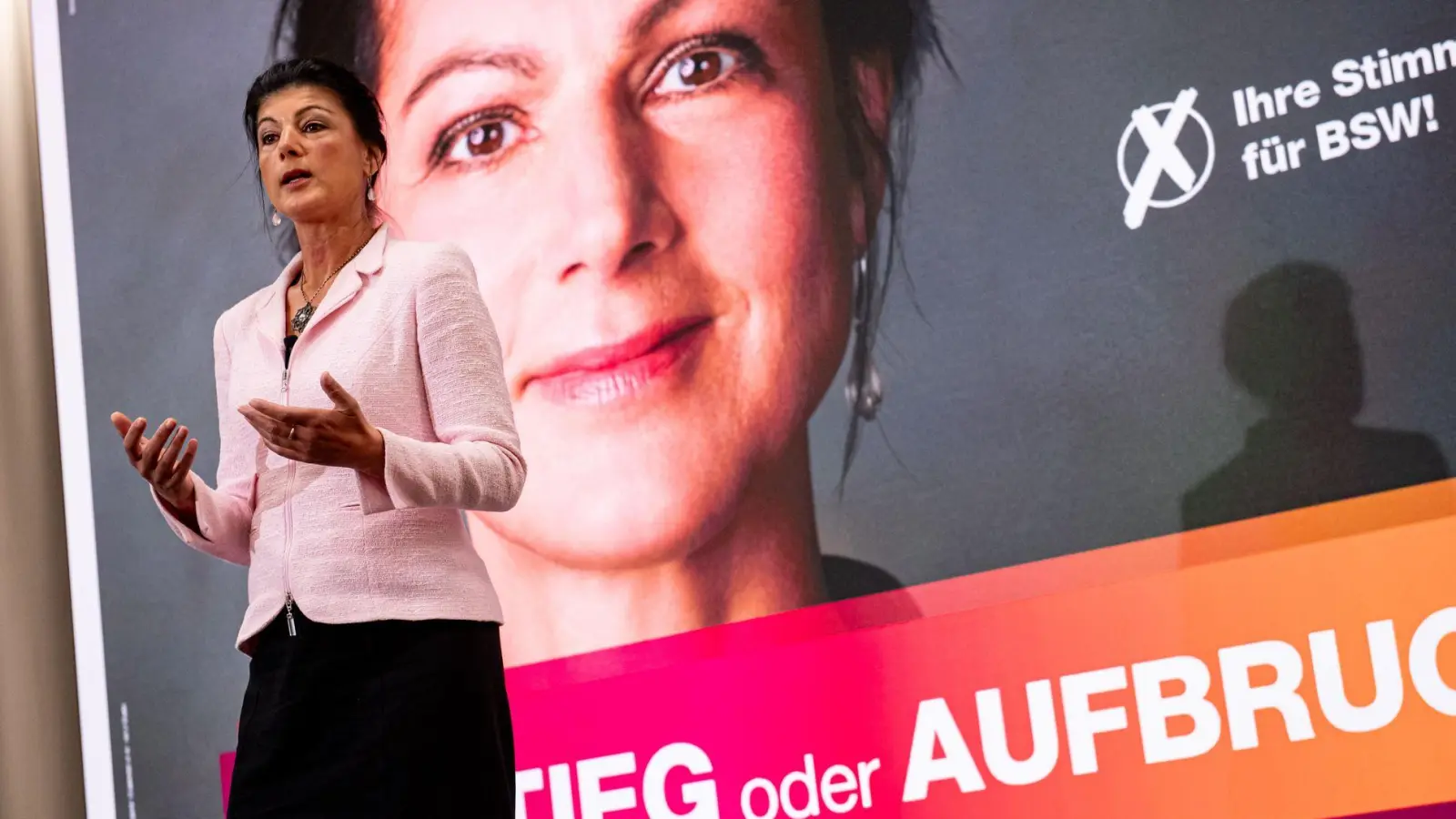 Sahra Wagenknecht ist das Gesicht ihrer jungen Partei BSW - vor allem im Wahlkampf (Archivbild). (Foto: Fabian Sommer/dpa)