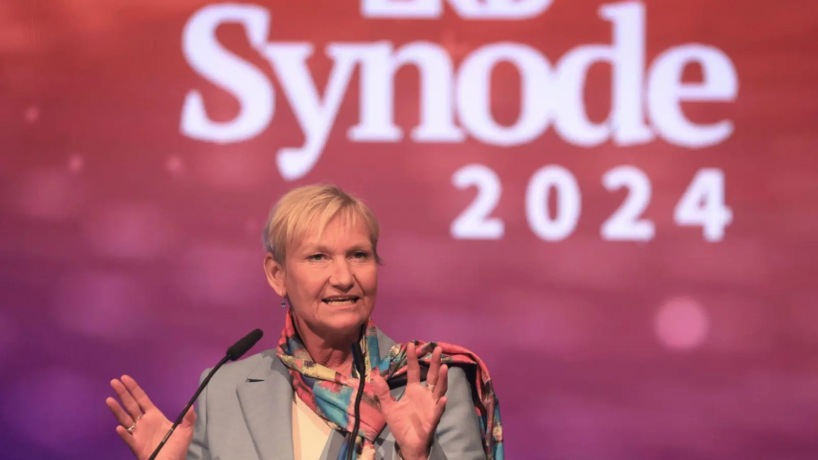 Die Hamburger Bischöfin Kirsten Fehrs ist auf der Synode in Würzburg wieder zur EKD-Ratsvorsitzenden gewählt worden. (Archivbild) (Foto: Karl-Josef Hildenbrand/dpa)