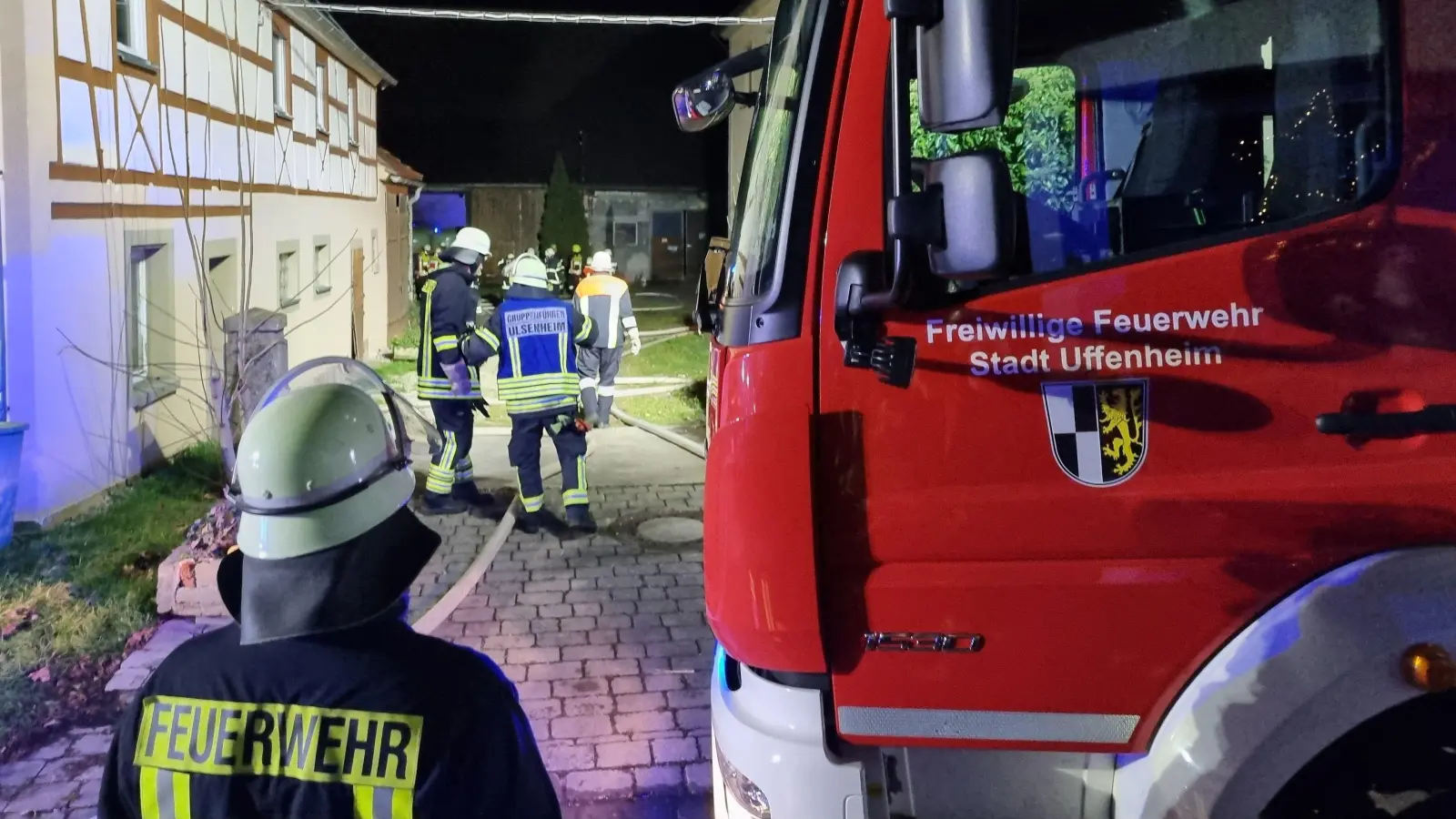 Ein Großaufgebot von fünf Feuerwehren rückte nach Ulsenheim aus. (Foto: Rainer Weiskirchen)