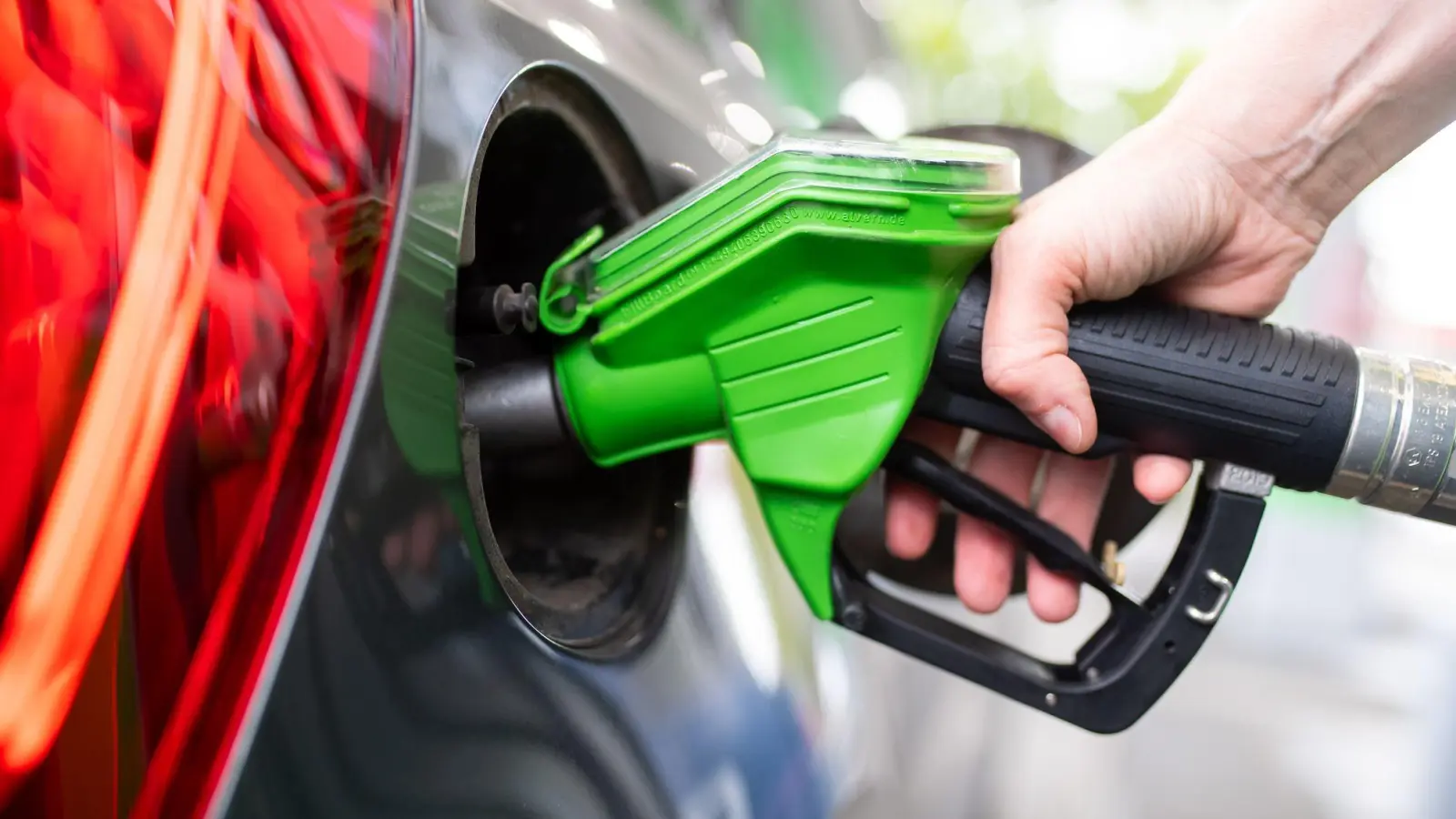 Tanken ist erneut teurer geworden. (Foto: Sven Hoppe/dpa)