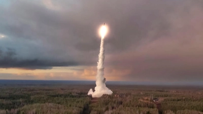 Mit einem Atommanöver mitten im Krieg will Russland Stärke demonstrieren. (Foto: Uncredited/Russian Defense Ministry Press via AP/dpa)