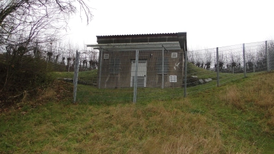 Der Trinkwasser-Hochbehälter am Hang über Lehrberg. Im neuen Jahr soll daneben ein neuer Trinkwasser-Speicher gebaut werden. (Foto: Winfried Vennemann)