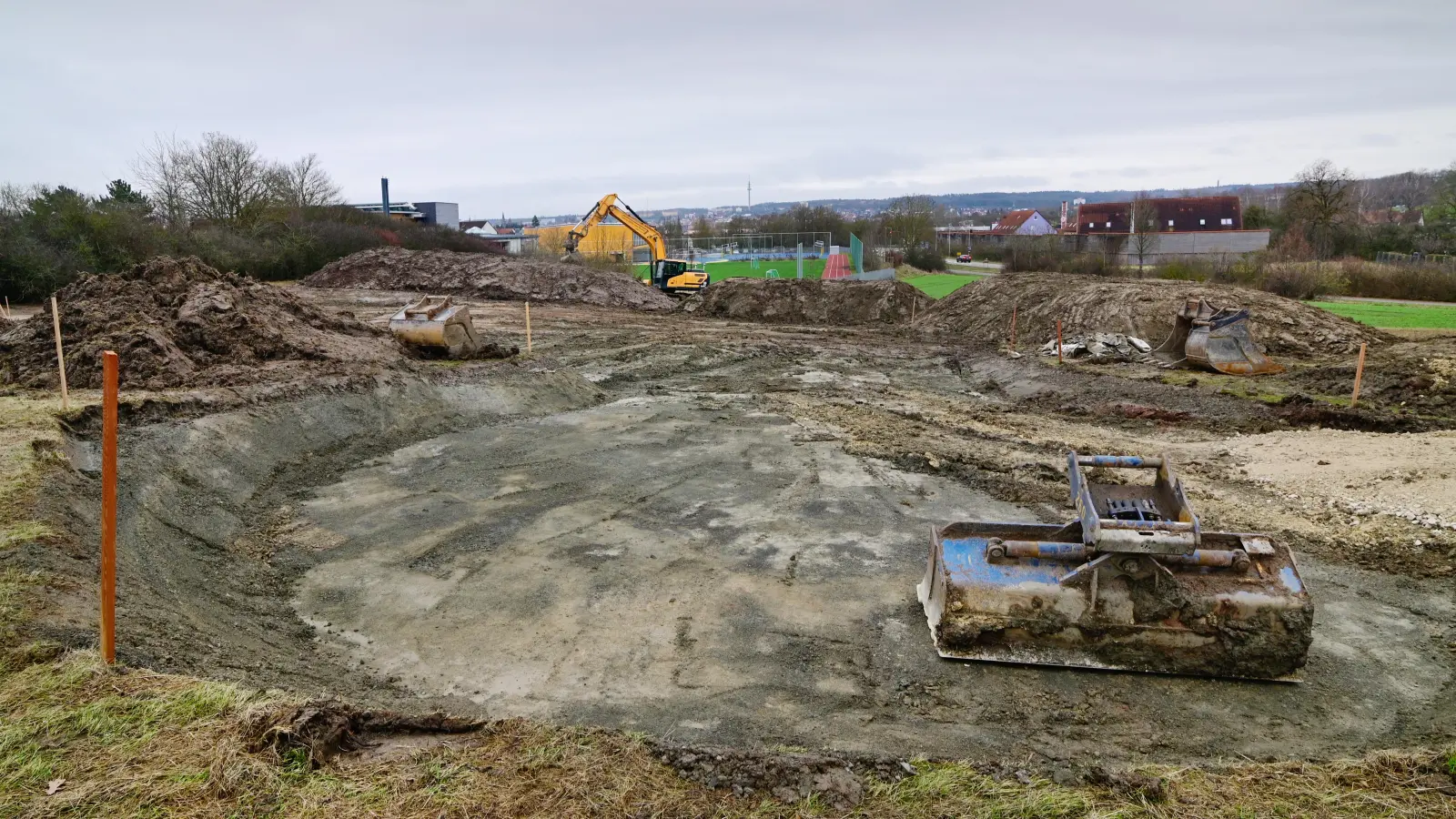 Lange mussten die Freunde von Skateboard, BMX und Scooter darauf warten: Am vergangenen Freitag haben die Bauarbeiten für den neuen Skatepark begonnen. (Foto: Jim Albright)