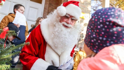 Der Weihnachtsmann im brandenburgischen Himmelpfort hat in diesem Jahr wieder Hunderttausende Weihnachtswünsche erhalten. (Foto: Gerald Matzka/dpa)