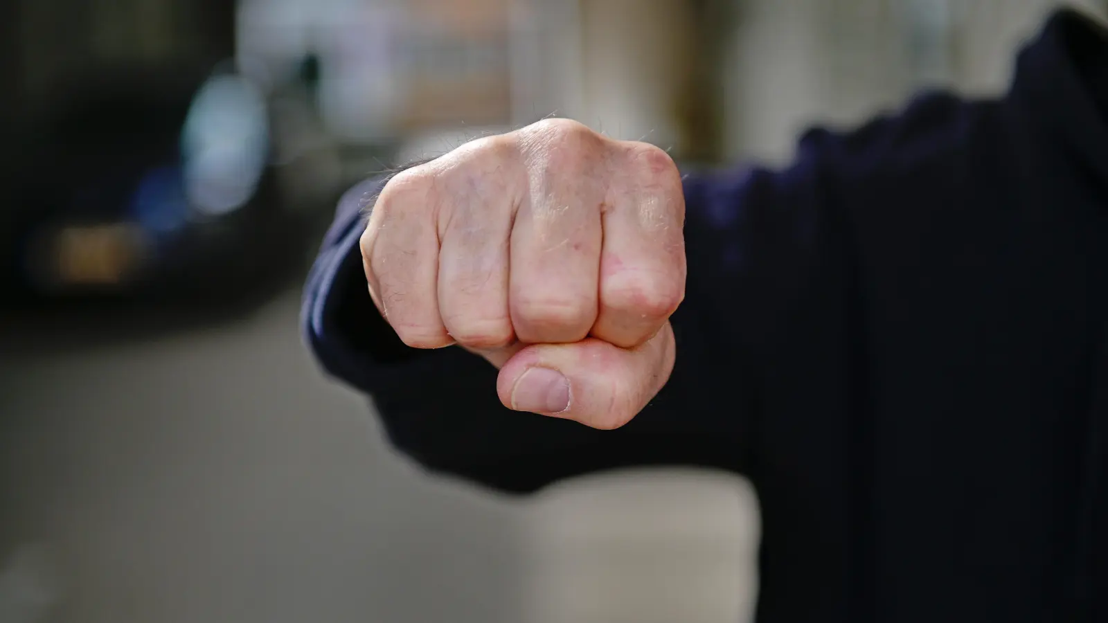 Zweimal schlug ein 14-Jähriger in Neustadt einem anderen Jugendlichen ins Gesicht. (Foto: Anna Beigel)