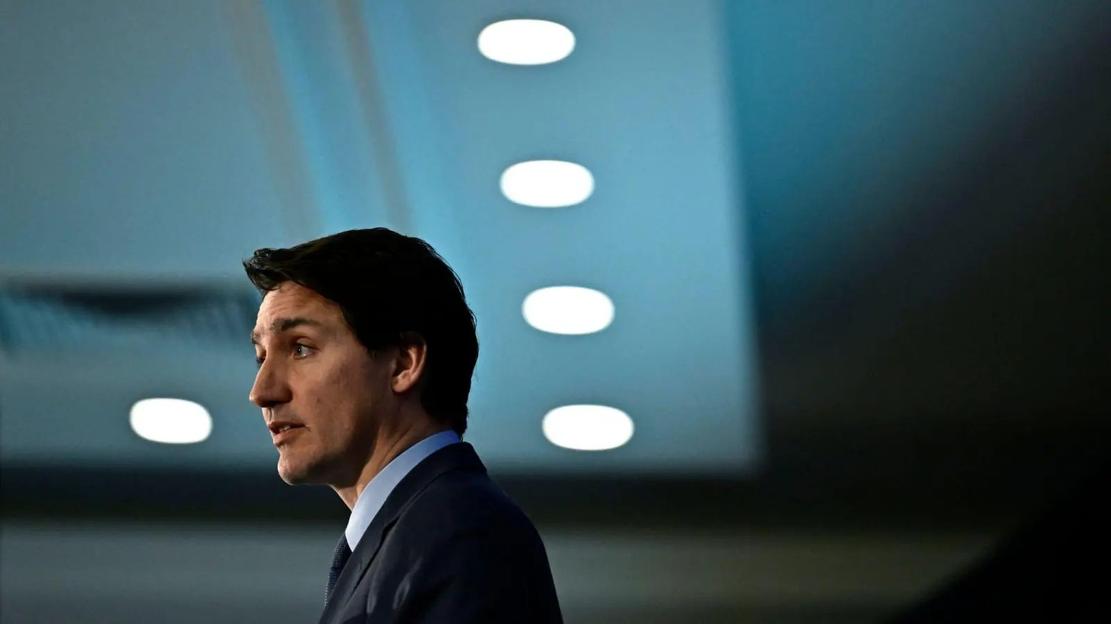 Premierminister Justin Trudeau beugt sich dem Druck: Zuletzt hatten vermehrt Stimmen eine Untersuchung der Wahlen von 2019 und 2021 gefordert. (Foto: Justin Tang/The Canadian Press/AP/dpa)