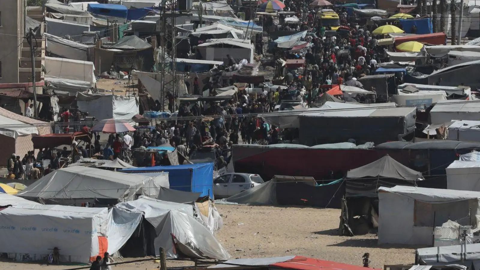 Humanitäre Helfer berichten von verheerenden Zuständen in Rafah im Süden des Gazastreifens. (Foto: Omar Ashtawy/APA Images via ZUMA Press Wire/dpa)