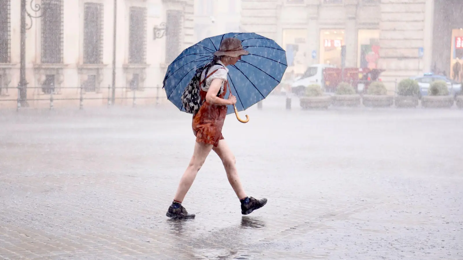 In Rom gab es einen schweren Sommerregen. (Foto: Cecilia Fabiano/LaPresse via ZUMA Press/dpa)