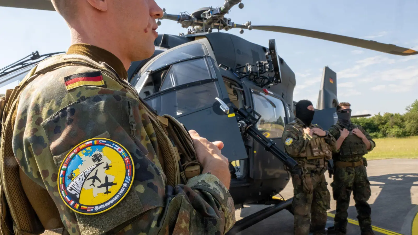 Die Bundeswehr hat weitere Airbus-Hubschrauber vom Typ H145M bestellt. (Archivfoto) (Foto: Peter Kneffel/dpa)