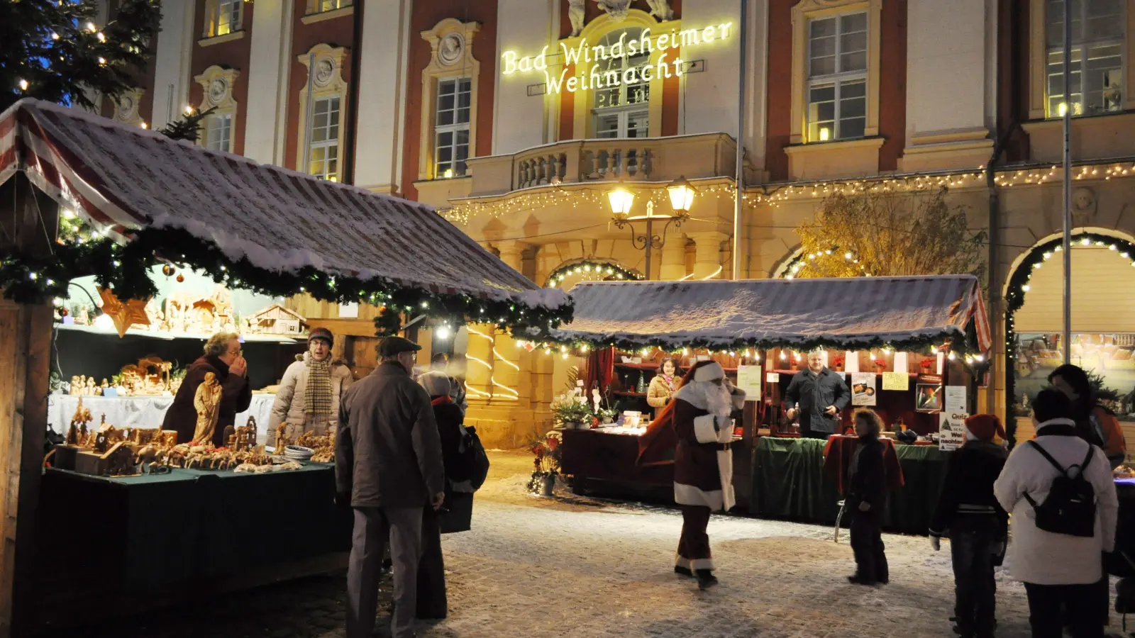 Der Reichsstädtische Weihnachtsmarkt findet in Bad Windsheim immer am Marktplatz statt. (Archivbild: Hans-Bernd Glanz)