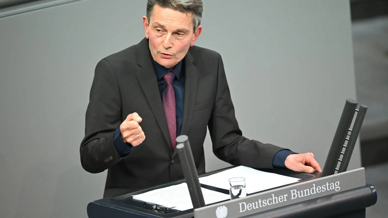 Aus Sicht des Vorsitzenden der SPD-Bundestagsabgeordneten sollten die westlichen Länder nun die Initiative ergreifen. (Archivbild) (Foto: Philip Dulian/dpa)