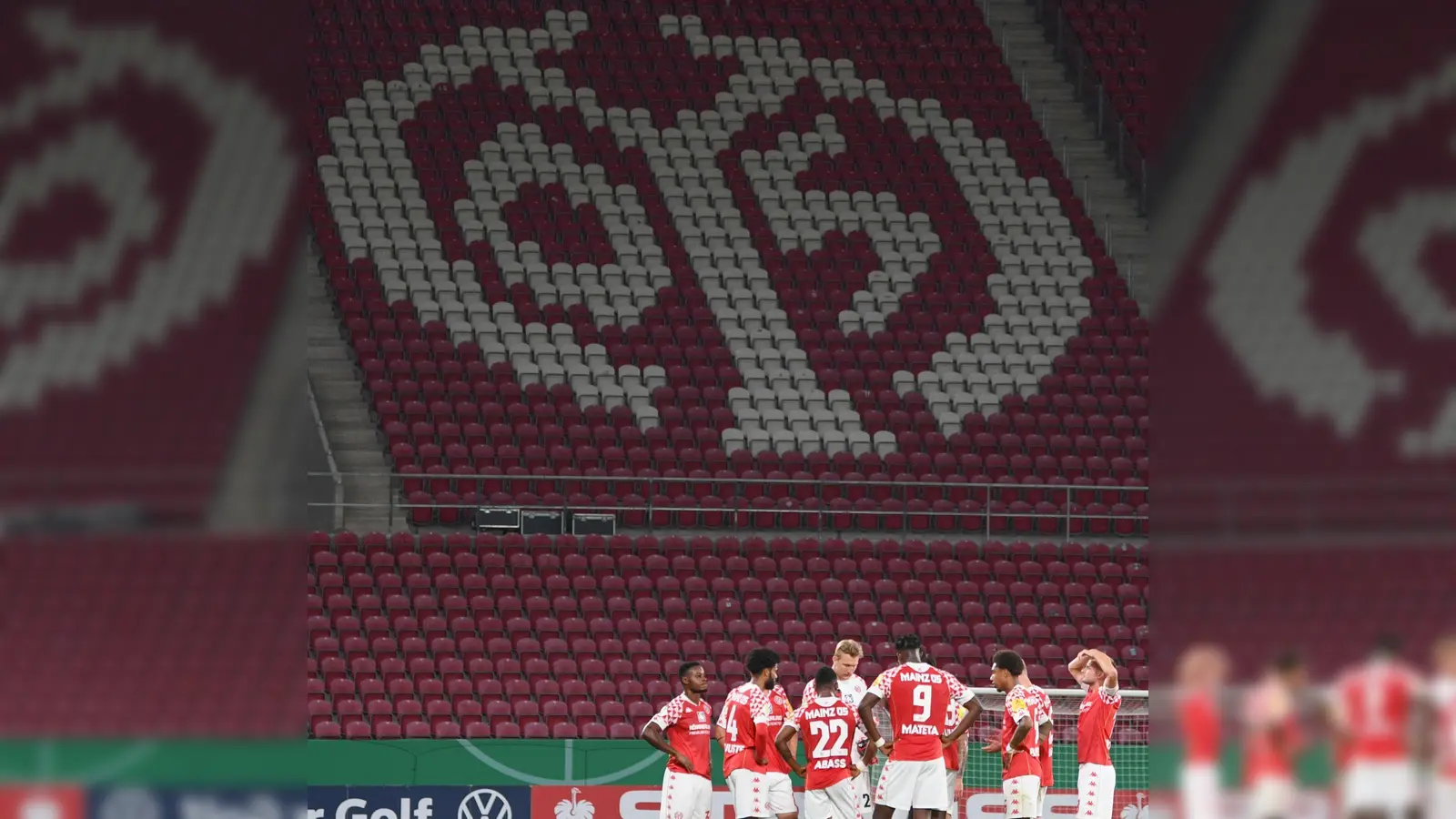 Bei der Mitgliederversammlung des FSV Mainz 05 wurde Stefan Hofmann als Vereins- und Vorstandsvorsitzender wiedergewählt. (Foto: Arne Dedert/dpa)