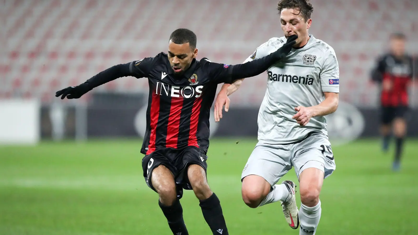 Alexis Claude-Maurice (l) wird Augsburger. (Foto: Daniel Cole/AP/dpa)