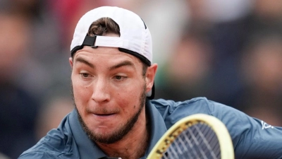 Verpasste bei den French Open das Achtelfinale: Jan-Lennard Struff. (Foto: Christophe Ena/AP/dpa)