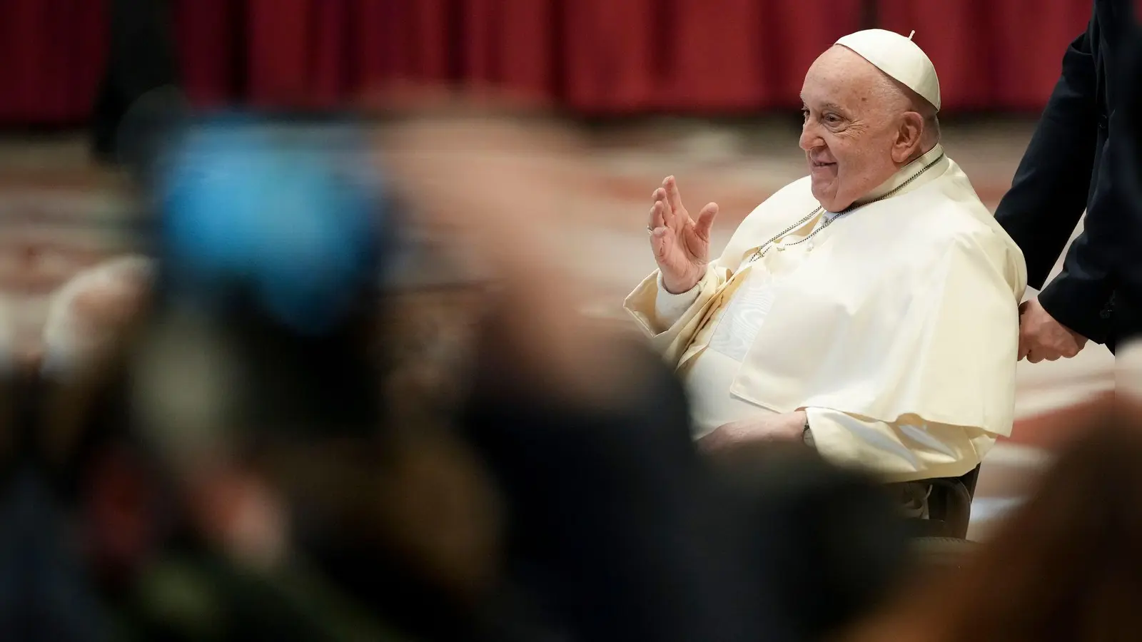 Auf Papst Franziskus wartet an Weihnachten ein strammes Programm.  (Foto: Andrew Medichini/AP/dpa)