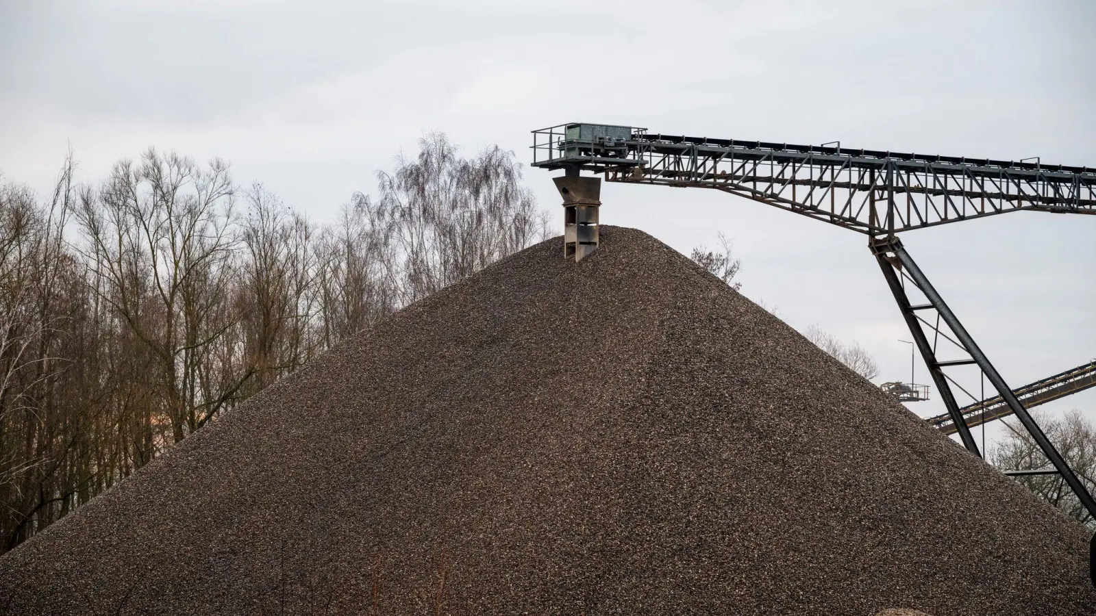 Kies - ein oft unterschätzter Rohstoff. (Archivbild) (Foto: Daniel Vogl/dpa)