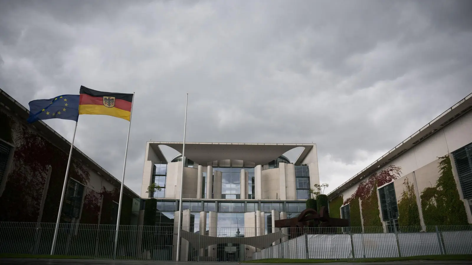 In einer Nachtsitzung hat sich die Ampel-Koalition auf einen Haushalt geeinigt.  (Foto: Sebastian Christoph Gollnow/dpa)