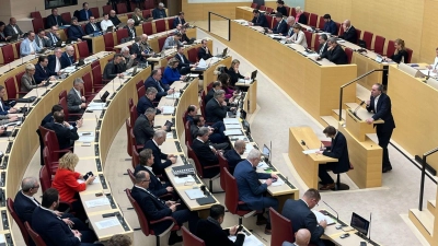 Der Bundestagswahlkampf ist eröffnet - auch im Landtag. (Foto: Christoph Trost/dpa)