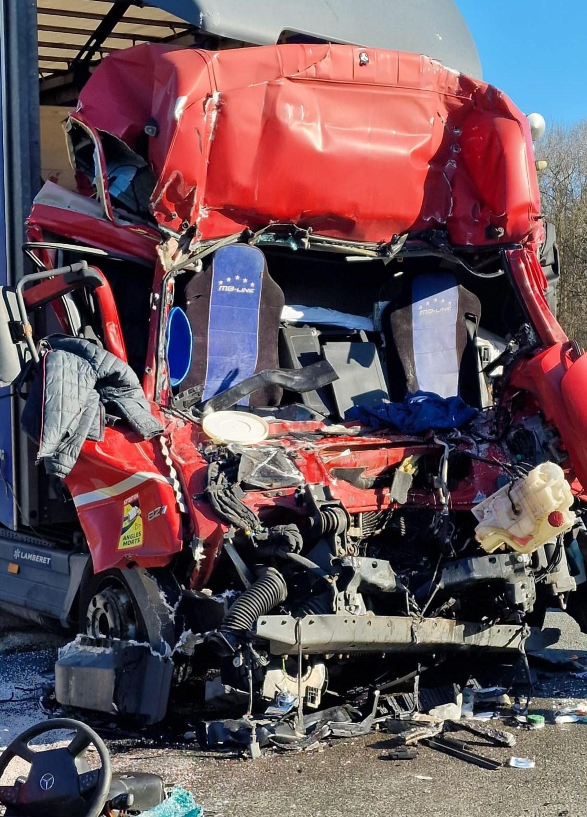 Frankenhöhe: Bei Lkw-Unfall Auf A6 Lebensgefährlich Verletzt | FLZ.de