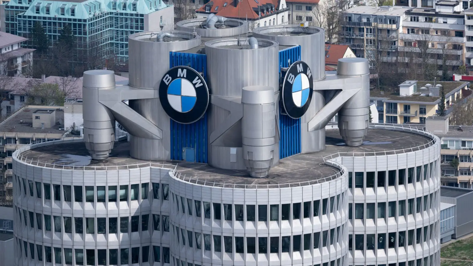 BMW-Konzernzentrale: 2024 war ein herausforderndes Jahr für die Autoindustrie. (Archivbild) (Foto: Sven Hoppe/dpa)