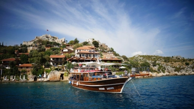 Sonnengarantie und Meer, und das oft vergleichsweise günstig: Die Türkei ist bei Sommerurlaubern 2023 sehr nachgefragt. (Foto: Robert Günther/dpa-tmn)